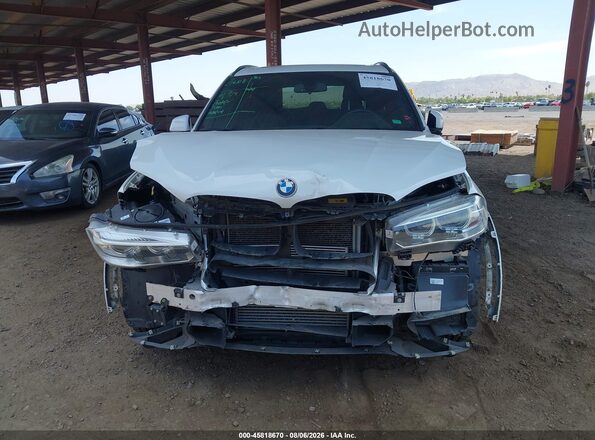 5UXKT0C54J0W01533 2018 BMW X5 White Rear interior view