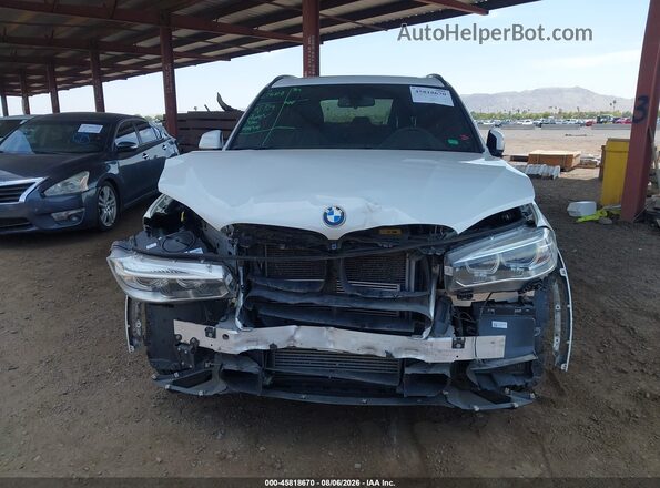 5UXKT0C54J0W01533 2018 BMW X5 White Front view