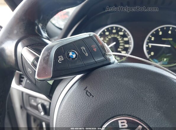 5UXKT0C54J0W01533 2018 BMW X5 White Dashboard view