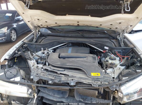 5UXKT0C54J0W01533 2018 BMW X5 White Rear view