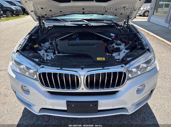 5UXKT0C56H0S80458 2017 BMW X5 White Rear view