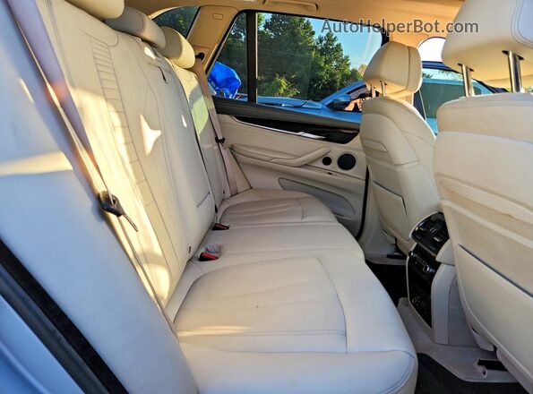 5UXKT0C58G0F74901 2016 BMW X5 Silver უკანა სალონის ხედი