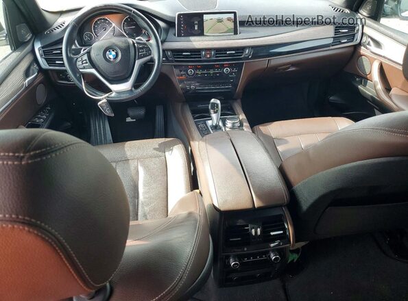 5UXKT0C58J0V99995 2018 BMW X5 White Vista del salpicadero