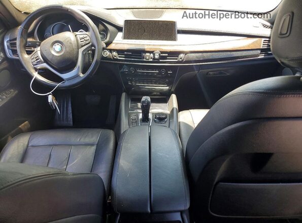 5UXKU0C34H0G68061 2017 BMW X6 Red Vista del salpicadero
