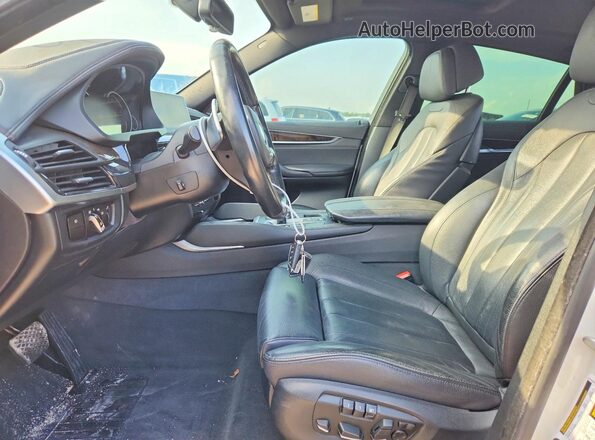 5UXKU0C56H0F99701 2017 BMW X6 Белый Вид салона спереди