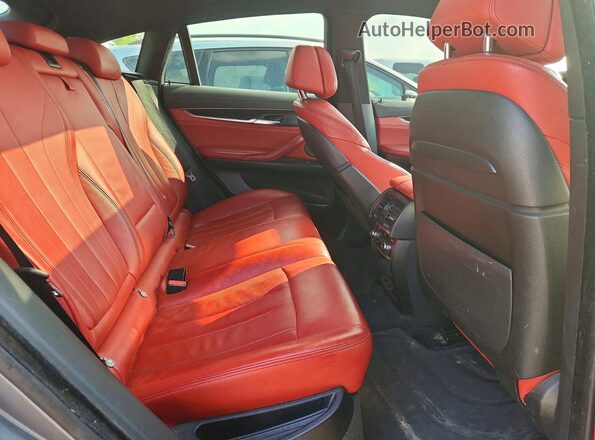 5UXKU2C56G0N81853 2016 BMW X6 Silver Вид задньої частини салону