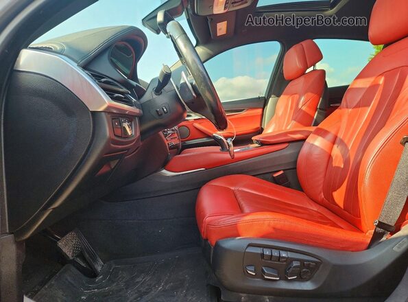 5UXKU2C56G0N81853 2016 BMW X6 Silver Вид салону спереду