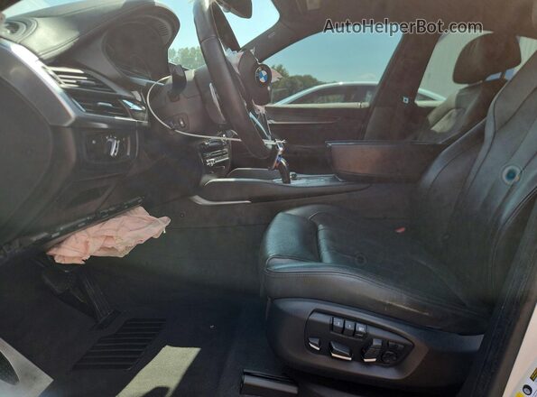 5UXKU2C58J0X48916 2018 BMW X6 White Вид салону спереду