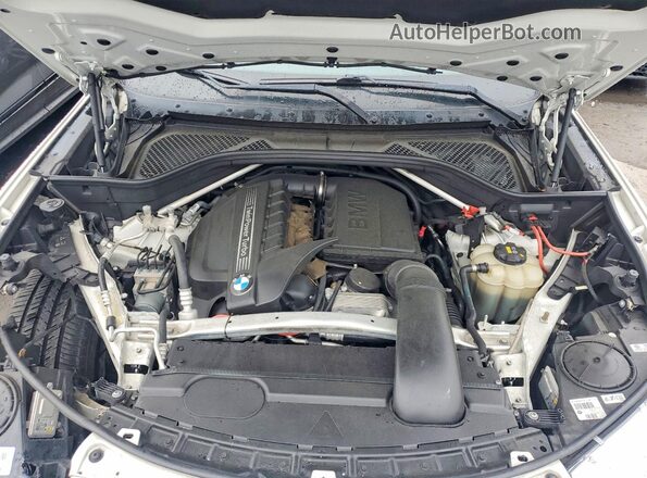 5UXKU2C58J0X48916 2018 BMW X6 White Вид підкапотного простору