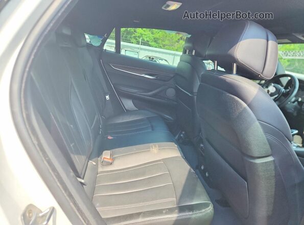 5UXKU2C58J0X48916 2018 BMW X6 White Вид задньої частини салону