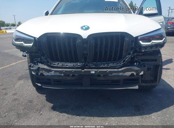 5UXTA6C00P9P22551 2023 BMW X5 White Front view