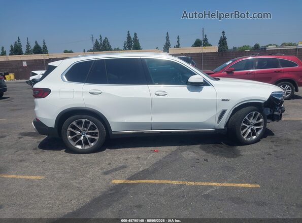 5UXTA6C00P9P22551 2023 BMW X5 White 360 interior view