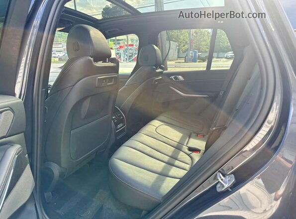 5UXTA6C01M9F30456 2021 BMW X5 Black Вид салону спереду