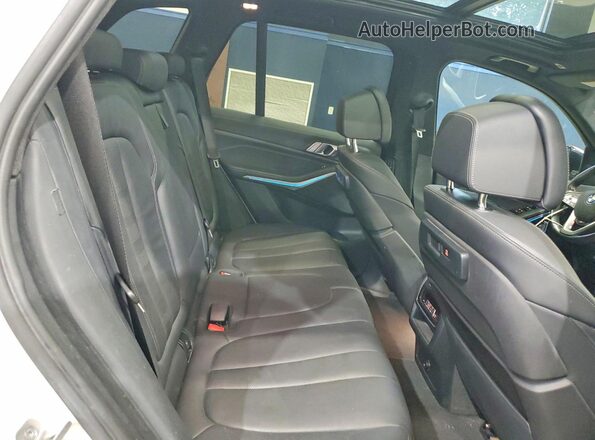 5UXTA6C02N9M26931 2022 BMW X5 Белый Вид задней части салона