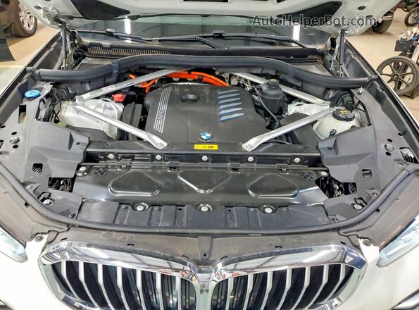 5UXTA6C02N9M26931 2022 BMW X5 Белый Вид подкапотного пространства