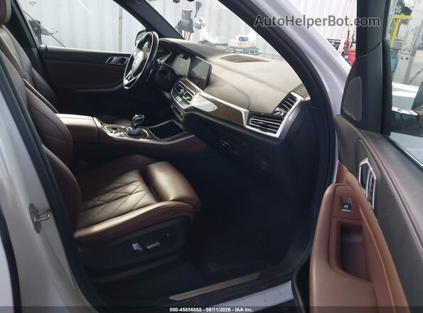 5UXTA6C02P9P85425 2023 BMW X5 White Вид салону спереду