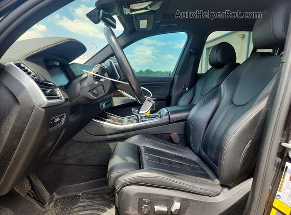 5UXTA6C03M9G35774 2021 BMW X5 Угольный Вид салона спереди