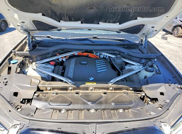5UXTA6C07M9G09047 2021 BMW X5 White Vista interior trasera