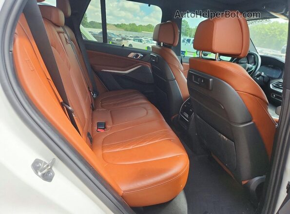 5UXTA6C09N9M26537 2022 BMW X5 Белый Вид задней части салона