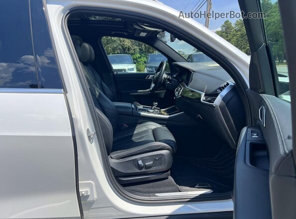 5UXTA6C0XP9P28423 2023 BMW X5 White წინა ხედი