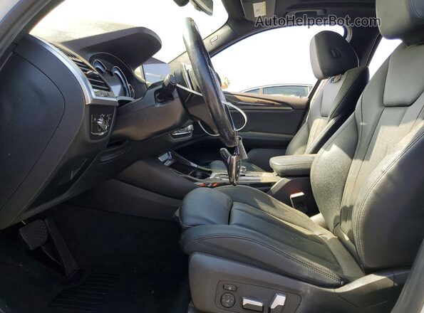 5UXTR7C50KLF23850 2019 BMW X3 White წინა სალონის ხედი