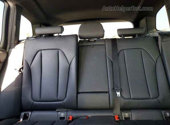 5UXTR7C50KLF23850 2019 BMW X3 White უკანა სავარძლების ხედი