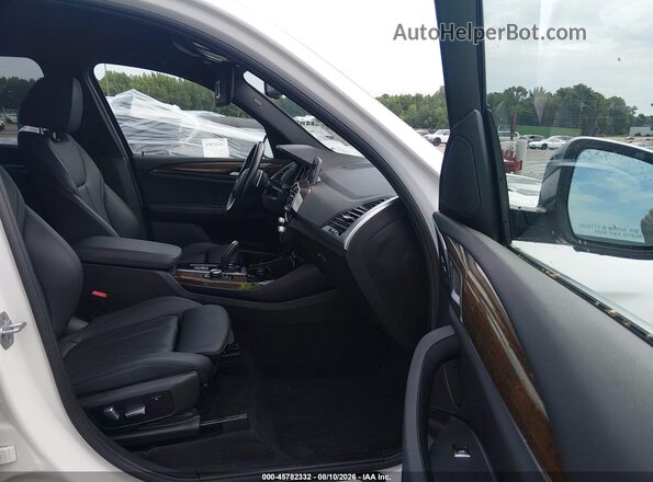 5UXTR7C50KLF25310 2019 BMW X3 White Widok wnętrza z przodu
