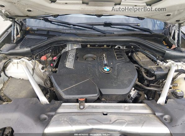5UXTR7C50KLF25310 2019 BMW X3 White Widok z tyłu