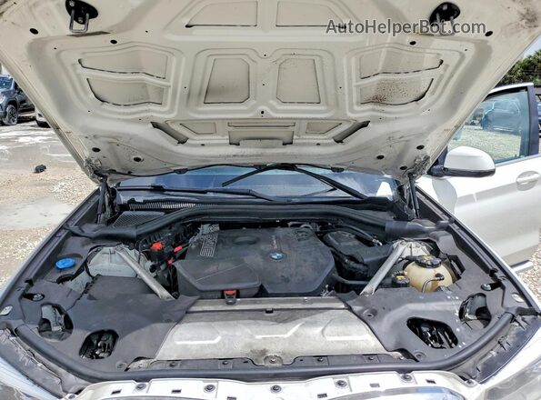 5UXTR7C51KLF26532 2019 BMW X3 White Vista interior trasera