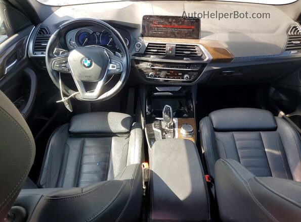 5UXTR7C51KLF31326 2019 BMW X3 Silver Widok deski rozdzielczej