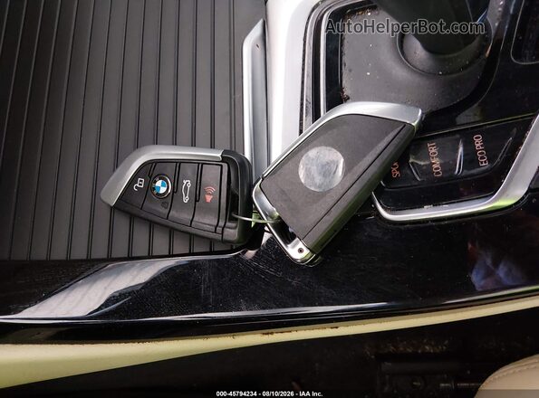 5UXTR7C51KLR45221 2019 BMW X3 Серый Вид панели приборов