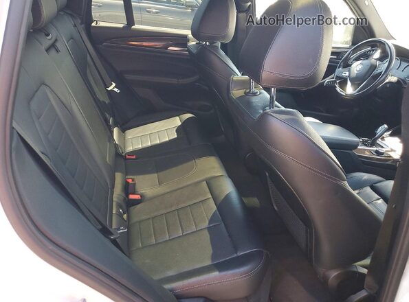 5UXTR7C53KLE97941 2019 BMW X3 White უკანა სალონის ხედი