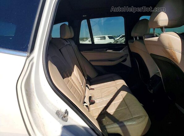 5UXTR7C54KLF29098 2019 BMW X3 White Widok wnętrza z tyłu