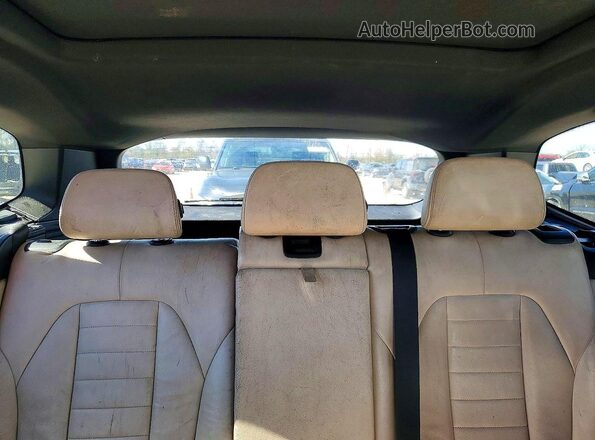5UXTR7C54KLF29098 2019 BMW X3 White Widok tylnych siedzeń