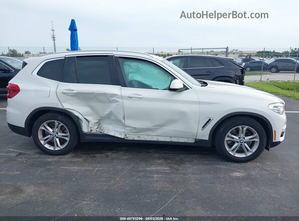 5UXTR7C54KLR50543 2019 BMW X3 White Vista interior trasera