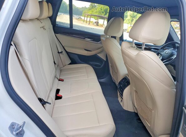 5UXTR7C56KLR48650 2019 BMW X3 White Vista de los asientos traseros