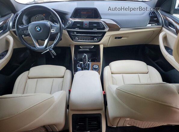 5UXTR7C56KLR48650 2019 BMW X3 White Vista del salpicadero