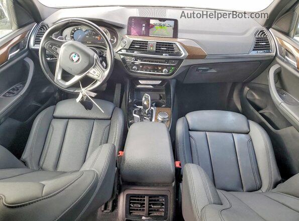 5UXTR7C57KLE96274 2019 BMW X3 Белый Вид панели приборов