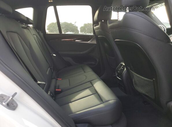 5UXTR7C57KLE96274 2019 BMW X3 Белый Вид задней части салона