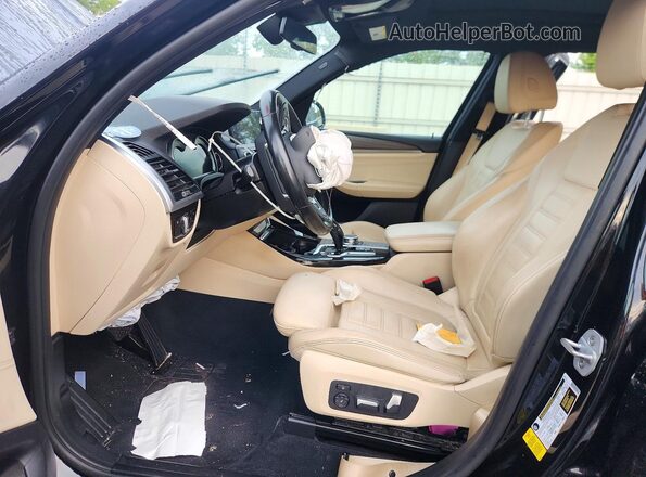 5UXTR7C58KLE97689 2019 BMW X3 Черный Вид салона спереди