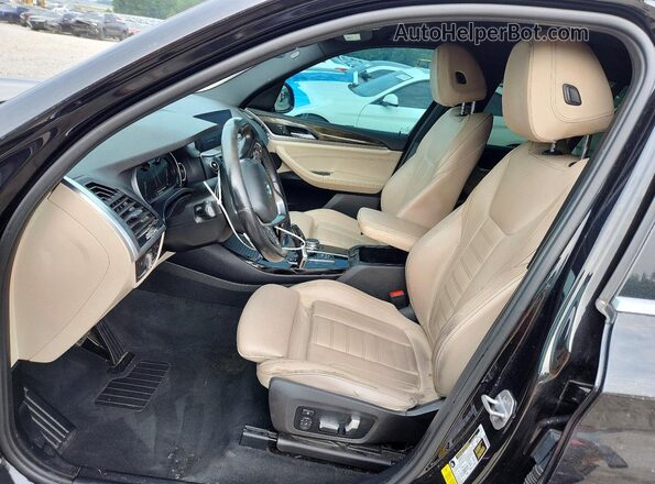 5UXTR7C58KLF37799 2019 BMW X3 Black Вид салону спереду
