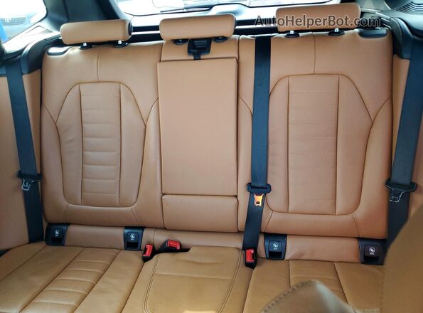 5UXTR7C59KLE93750 2019 BMW X3 White Widok tylnych siedzeń