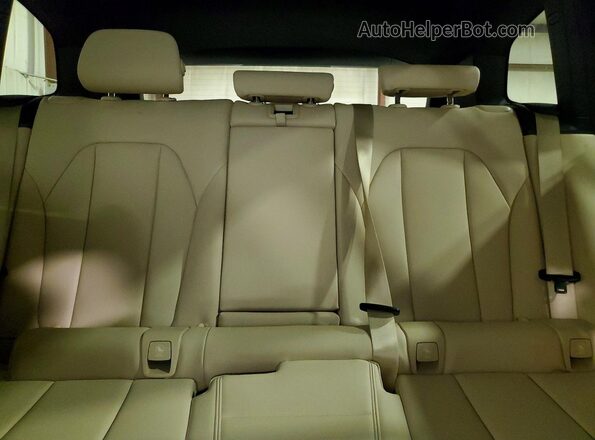 5UXTR9C50JLC81801 2018 BMW X3 White Widok tylnych siedzeń