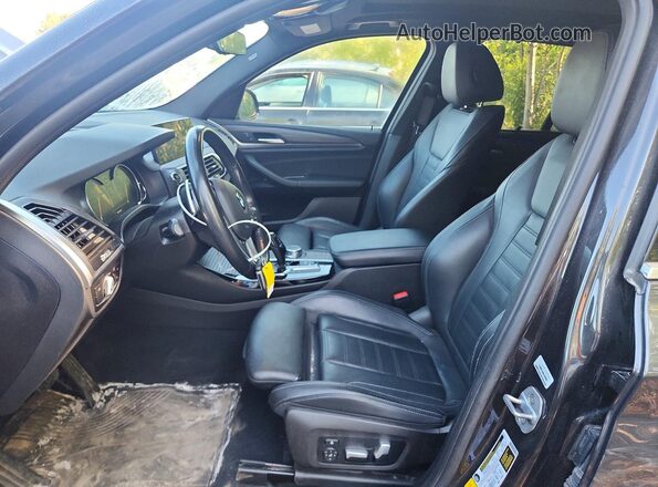 5UXTR9C50JLC82477 2018 BMW X3 Black Вид салону спереду