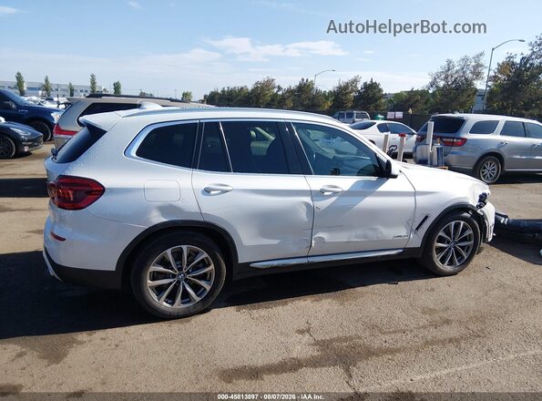 5UXTR9C50JLD63091 2018 BMW X3 White Widok wnętrza z tyłu