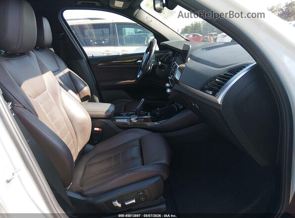 5UXTR9C50JLD63091 2018 BMW X3 White Widok wnętrza z przodu