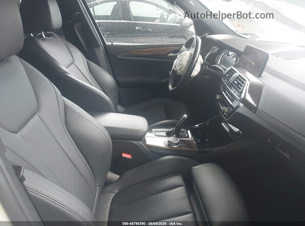 5UXTR9C50KLD90969 2019 BMW X3 White Front interior view
