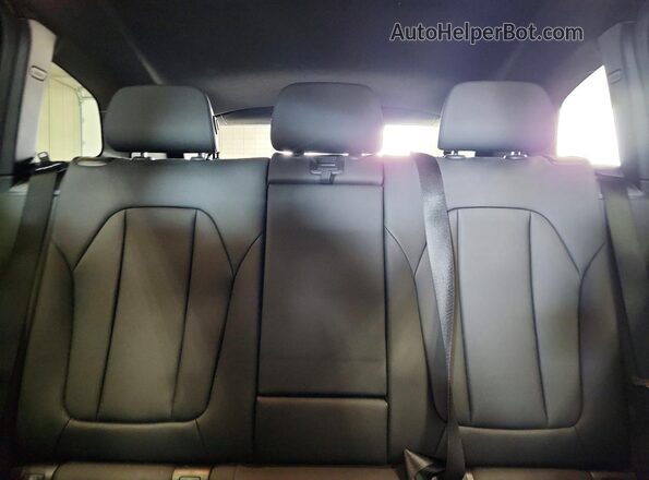 5UXTR9C50KLR04655 2019 BMW X3 Black Widok tylnych siedzeń