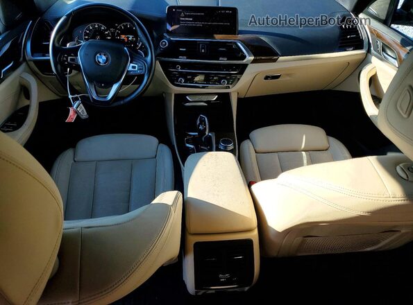 5UXTR9C53JLC75569 2018 BMW X3 White Առջևի վահանակի տեսք