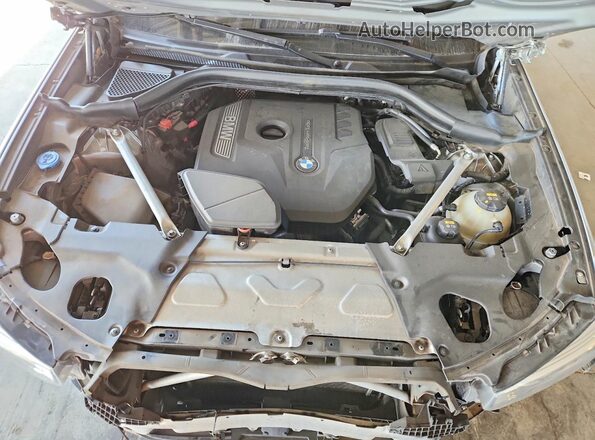 5UXTR9C53JLD73260 2018 BMW X3 Silver Widok wnętrza z tyłu